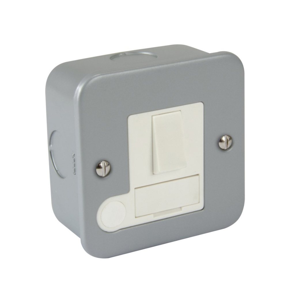 13A SWITCHED SPUR METAL CLAD