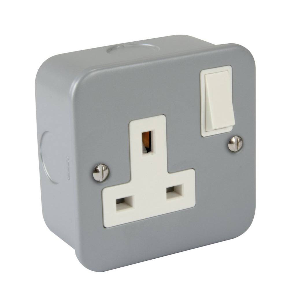 1 GANG 13A SWITCHED SOCKET METAL CLAD