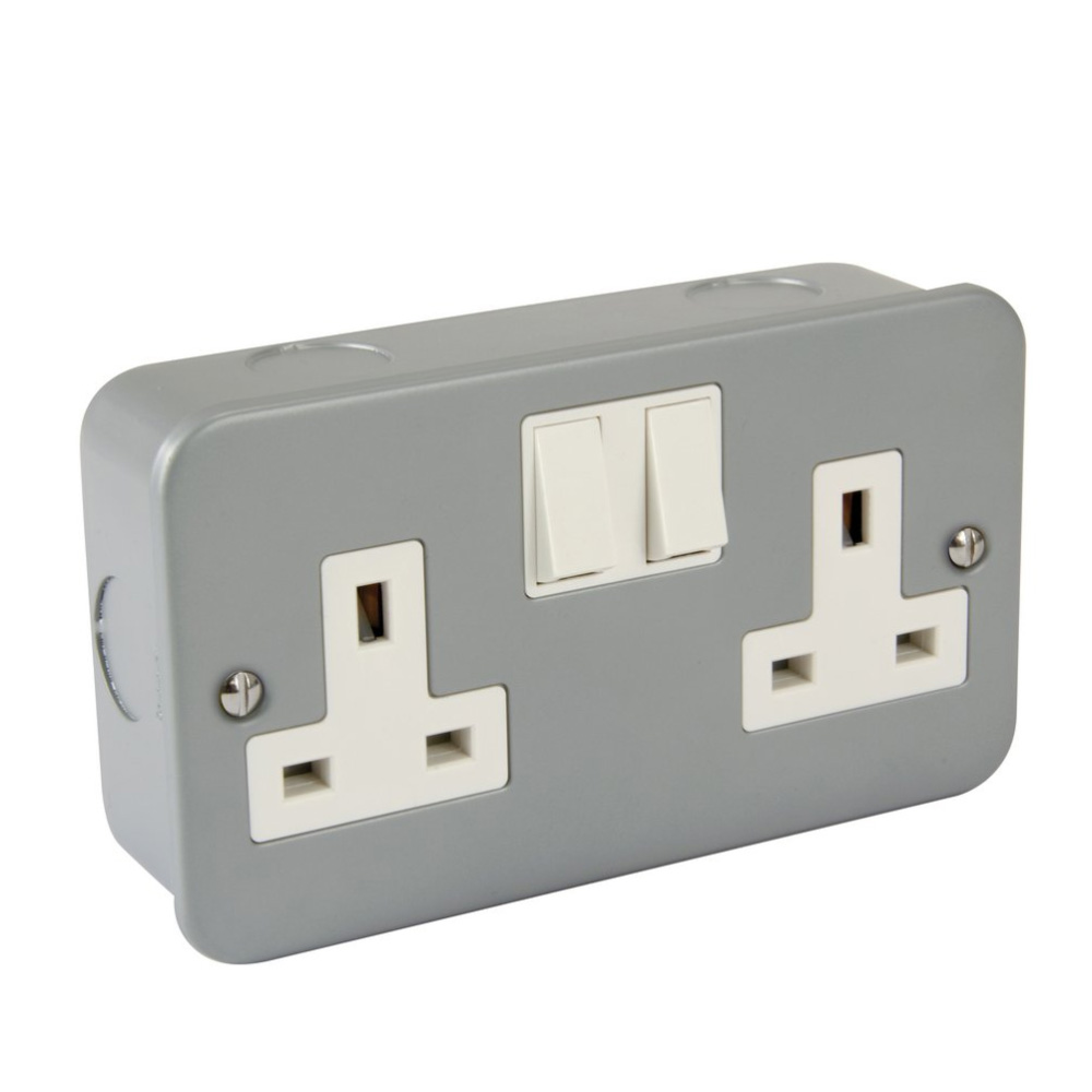 2 GANG 13A SWITCHED SOCKET METAL CLAD